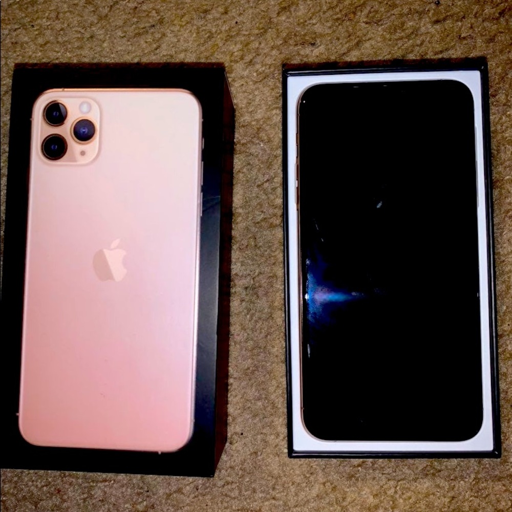 Rose gold iPhone 11 Pro Max